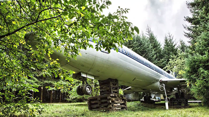 retired-boeing-727-recycled-home-bruce-campbell-14