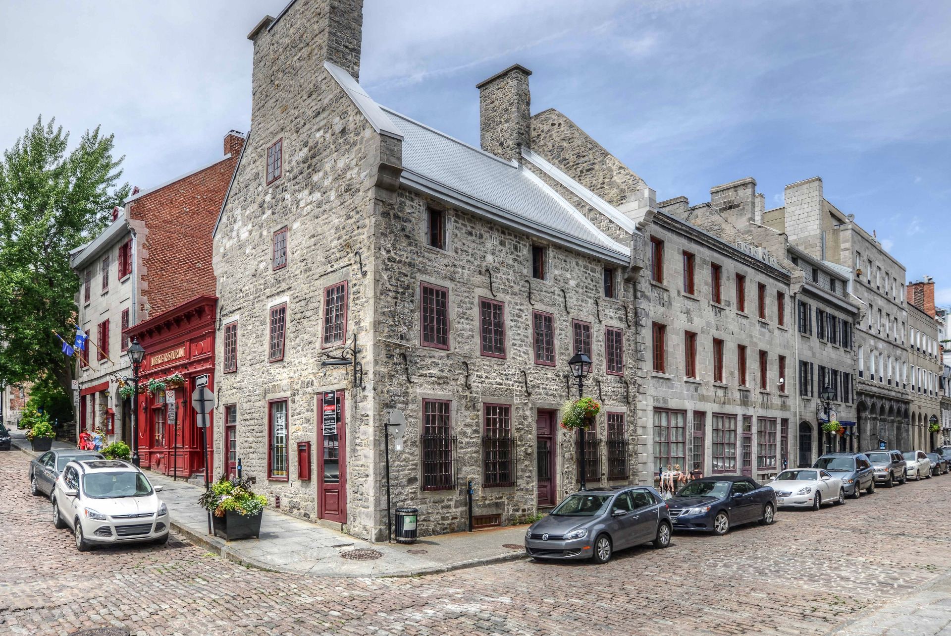 Chateau-Vieux-Montreal-Quebec-Vendre-Design-01