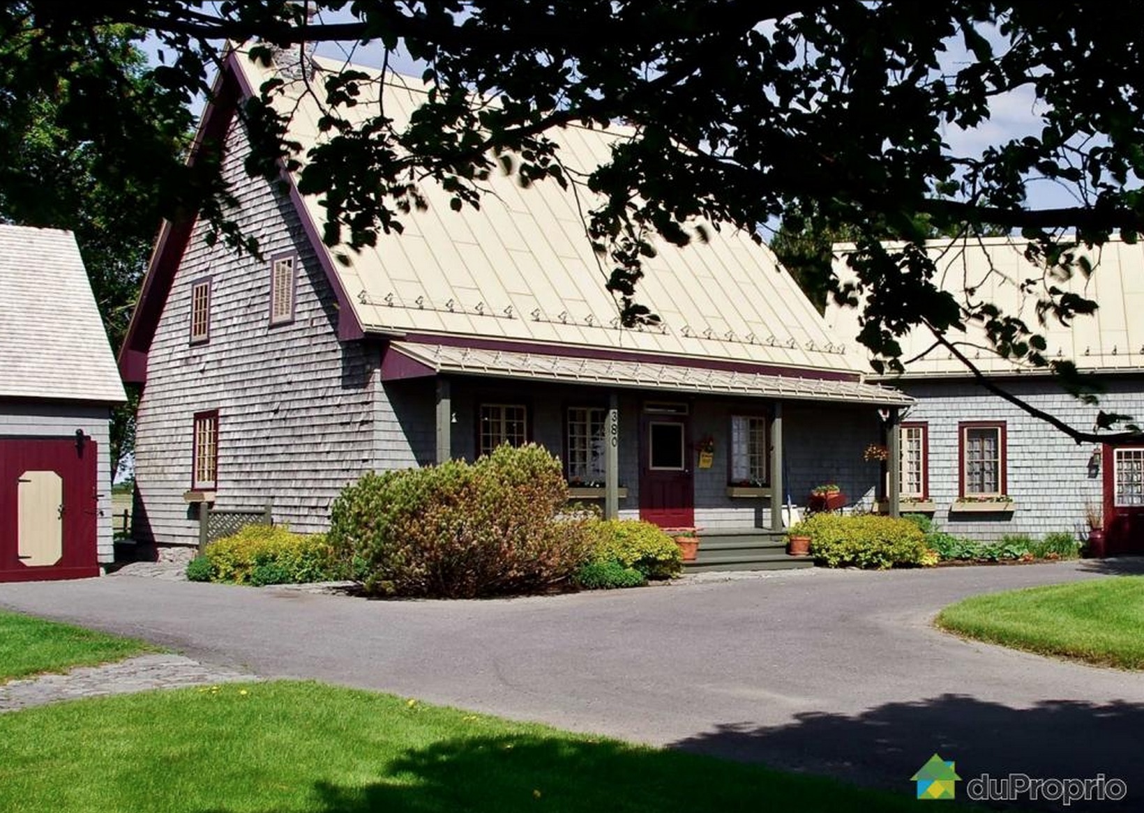 Cette superbe maison construite en 1774 Ã saint jean sur richelieu ...