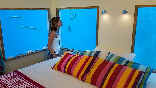 manta-resort-under-water-room-hotel-design-09