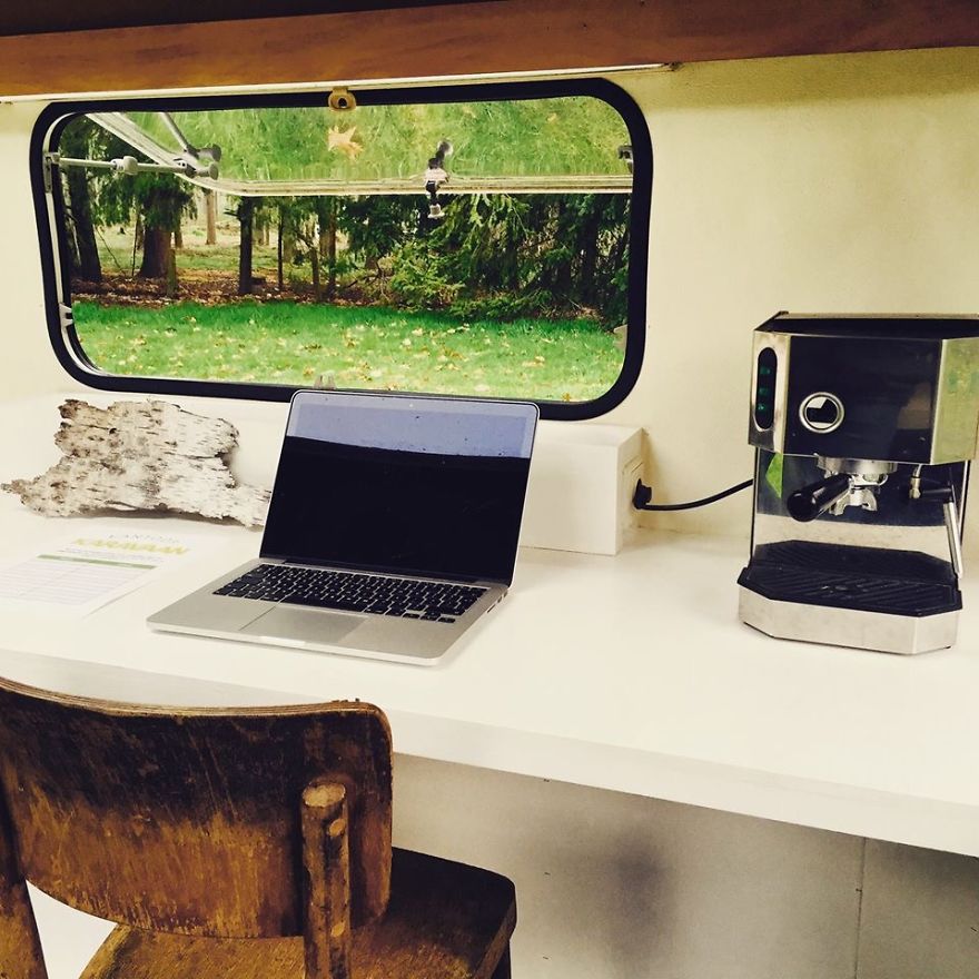 I-converted-vintage-caravan-into-mobile-office-space1__880