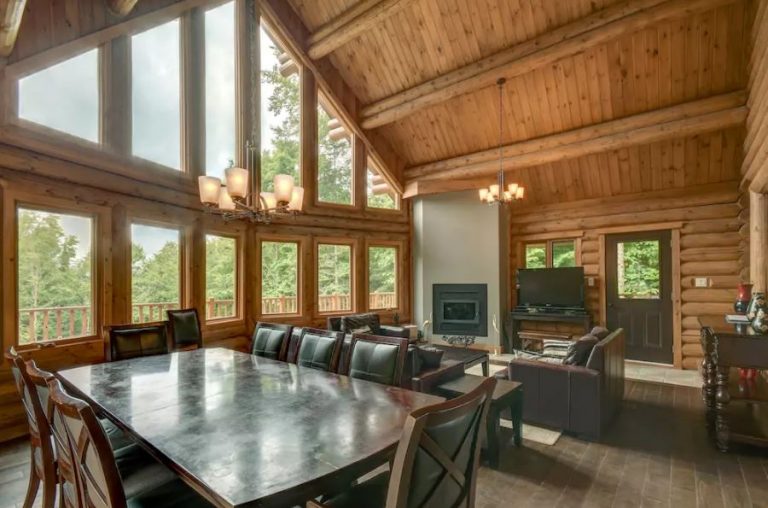 Voici le plus fou chalet à louer à Tremblant cet été sur AirBnB Joli
