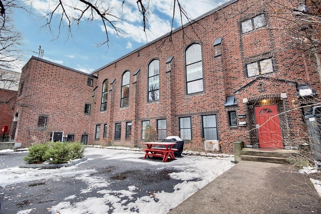 Ancienne église convertie en condo luxueux au cachet unique dans le