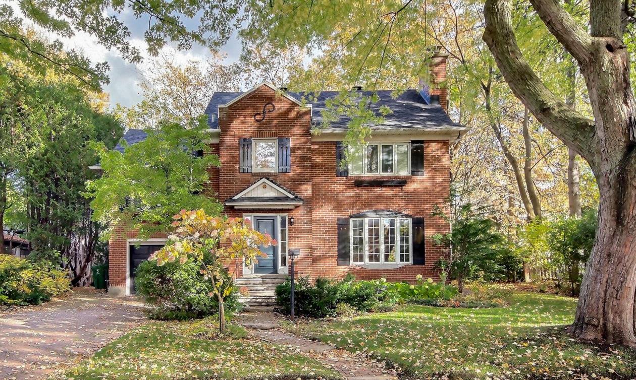 Superbe maison de style classique à Ville MontRoyal Joli Joli Design