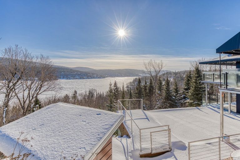 Maison de rêve au bord de l'eau à LacBeauport Joli Joli Design