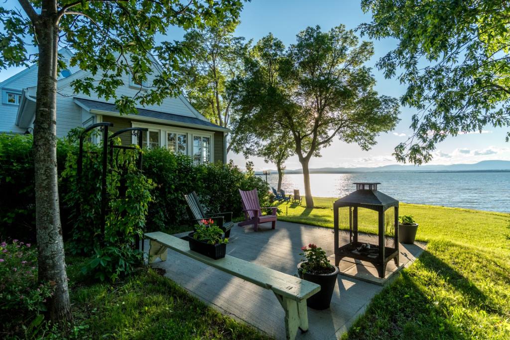 Maison Ancestrale A Vendre Berthier Sur Mer