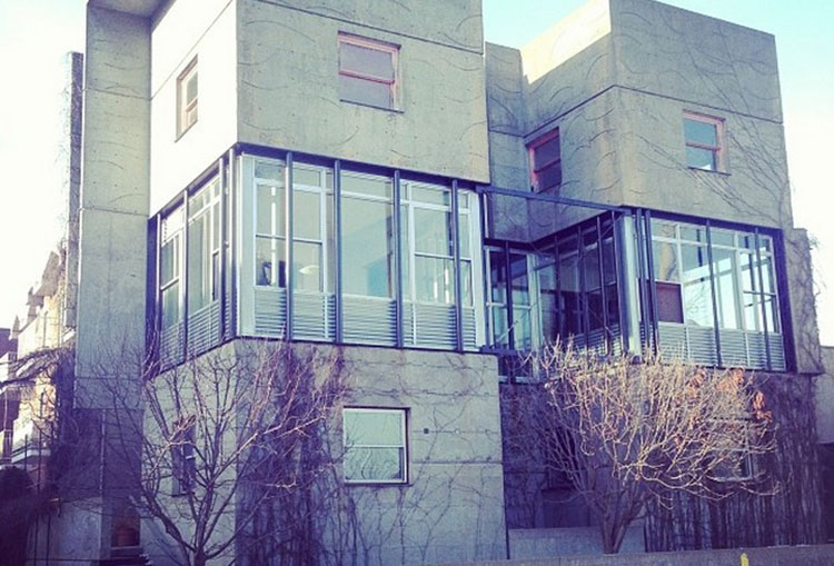Une Visite A L Interieur De La Fameuse Maison Coloniale Situee Sur Le Plateau Mont Royal Joli Joli Design