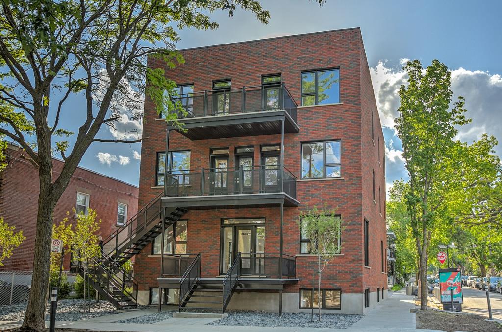 Ce Superbe Condo Construit En 2020 Est En Vente Dans Le Quartier Rosemont La Petite Patrie A Montreal Joli Joli Design