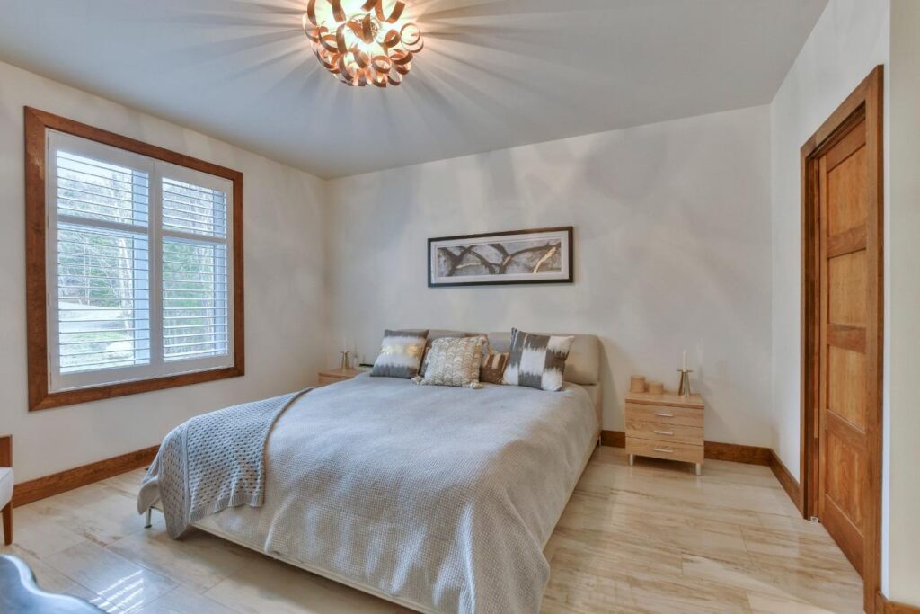 Ravissante maison au bord du majestueux lac Ouareau à NotreDamedela